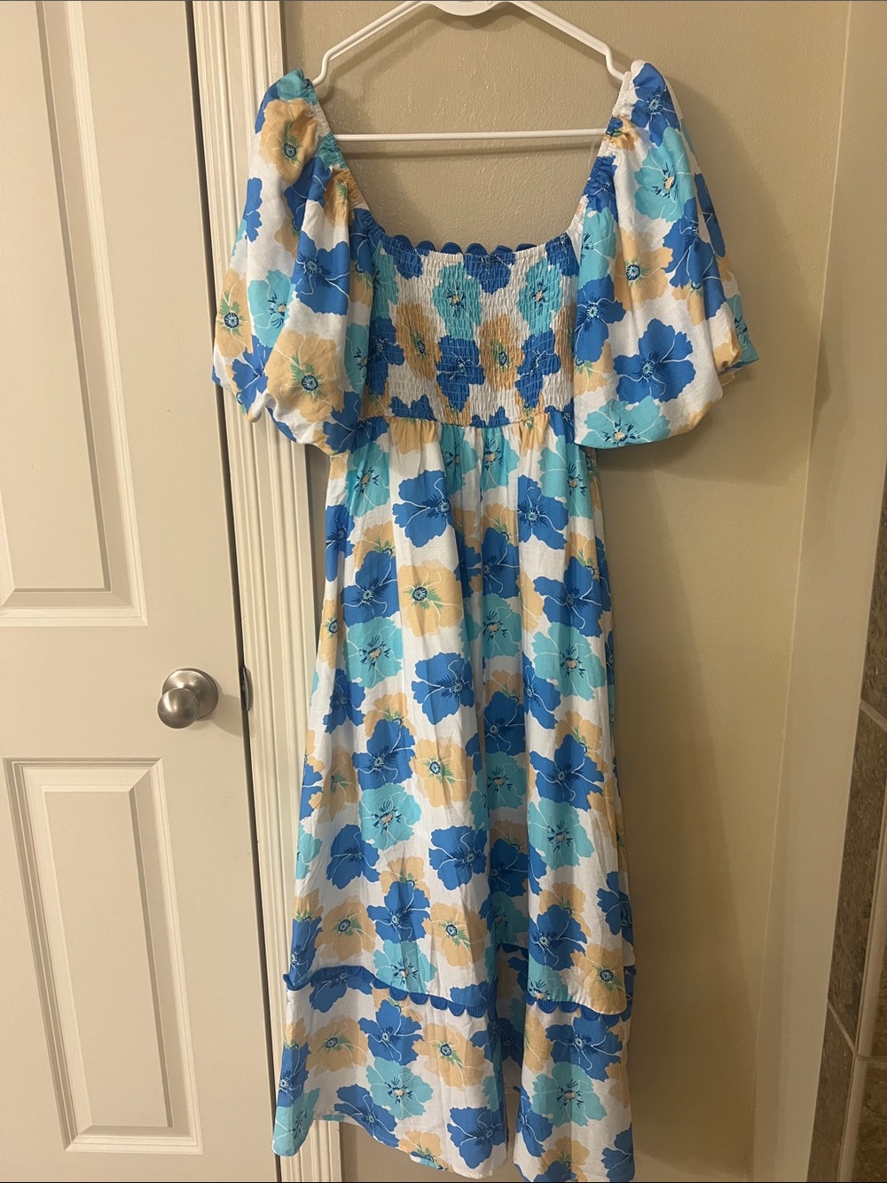 Blue Floral Puff-Sleeve Midi Dress - Picture 2 of 4
